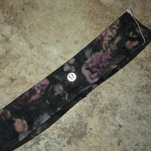 Brand new lululemon headband.